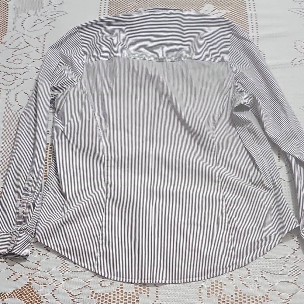 Torrid Black and White Striped Button Up Top 0 L - Picture 6 of 6